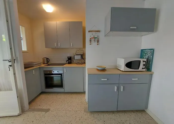 Confortable 4 Pers, Terrasse, 500m Plage, Sans Tv, Cuisine Equipee - Fr-1-326-733 *